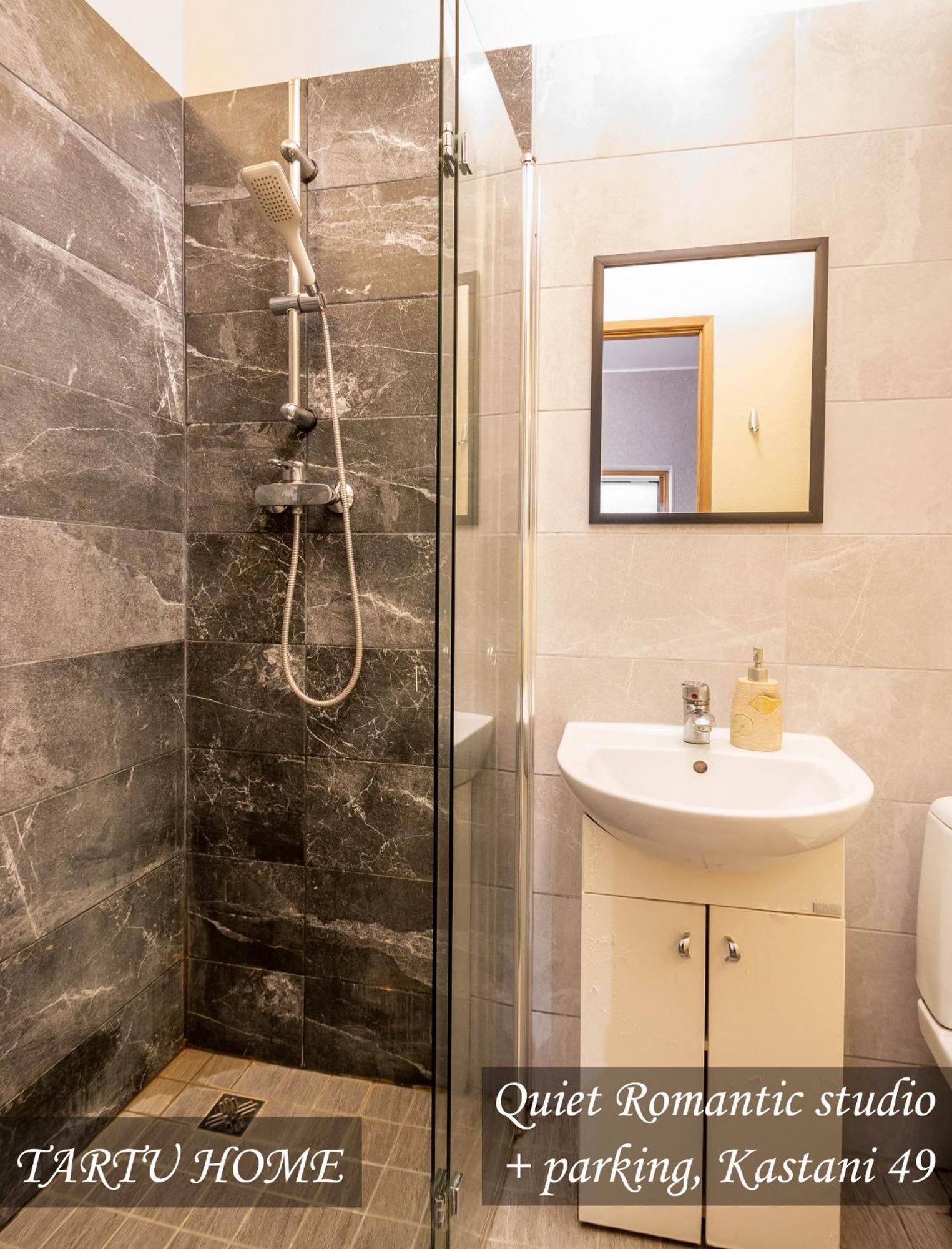 Quiet Romantic Studio Plus Parking, Tartu Home Eksteriør bilde